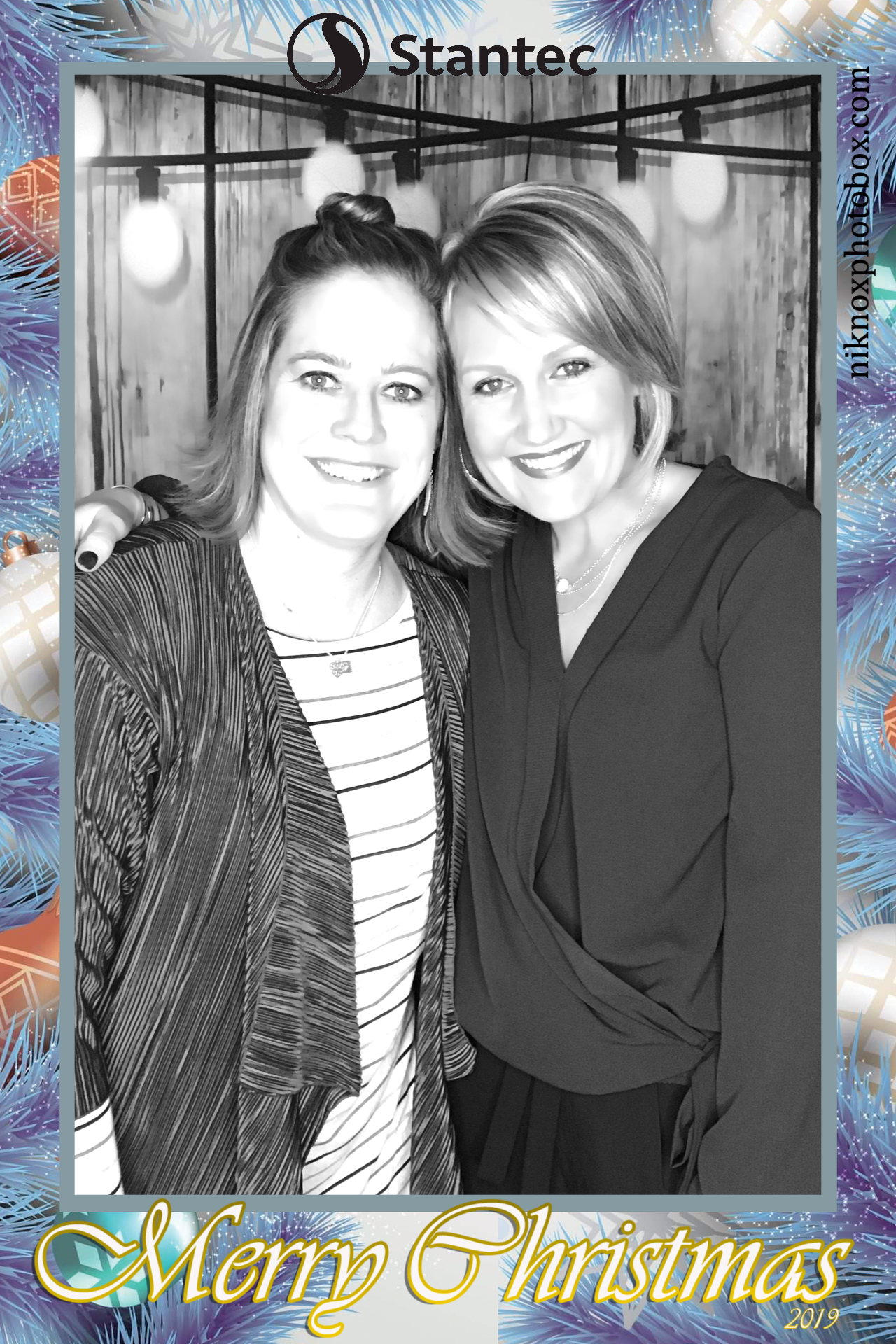 Stantec Holiday Party | View more photos from the event at gallery.niknoxphotobox.com/u/NiKnox-Photo-Box/Stantec-Holiday-Party